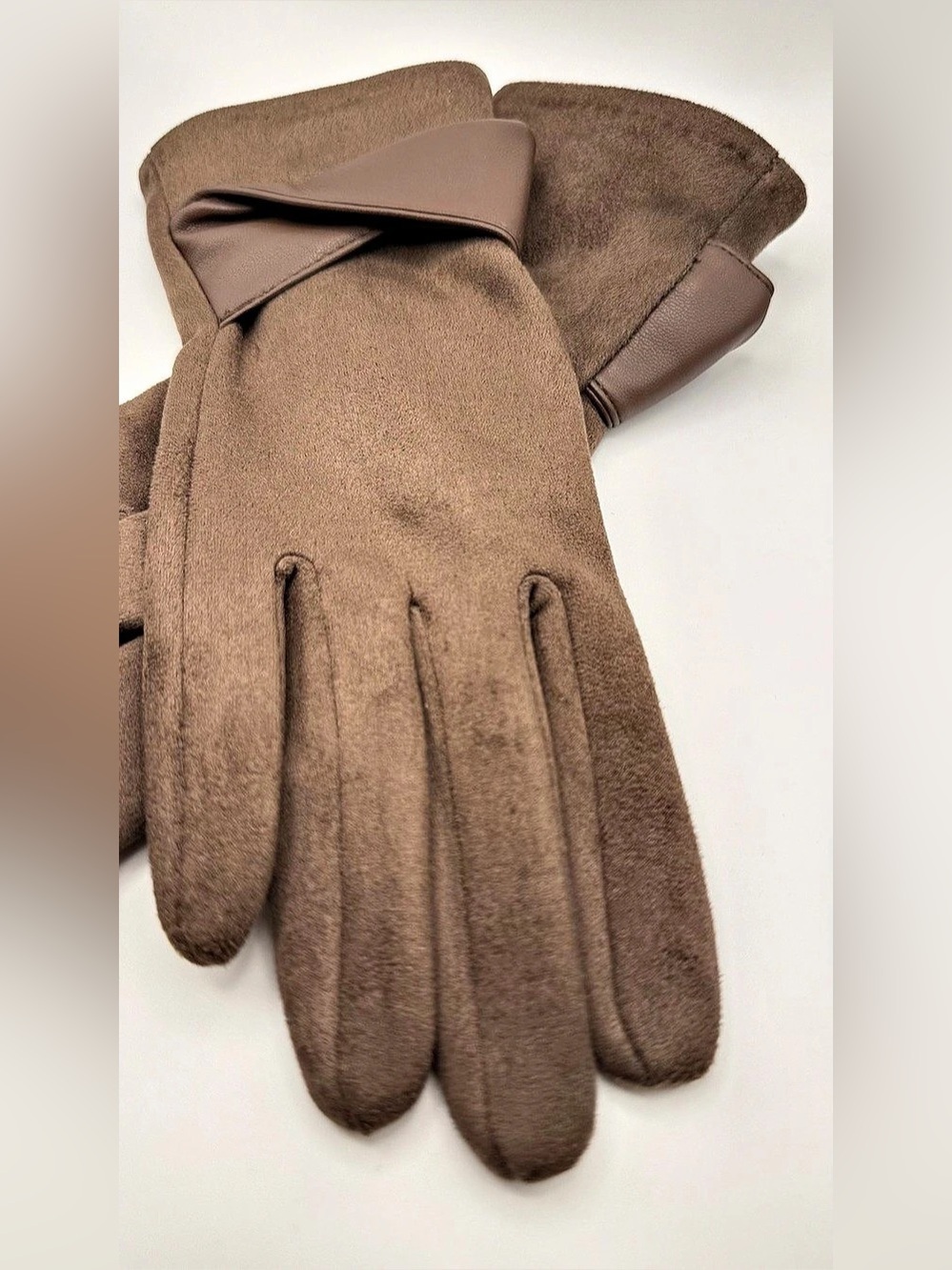 Brown Suede Look Touchscreen Gloves Faux Leather Bow Women’s Winter Gloves - Picture 6 of 8